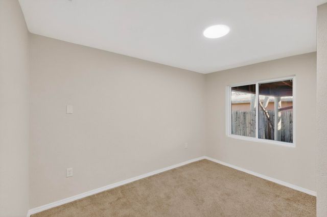 459 60th Street NW, Albuquerque, NM 87105