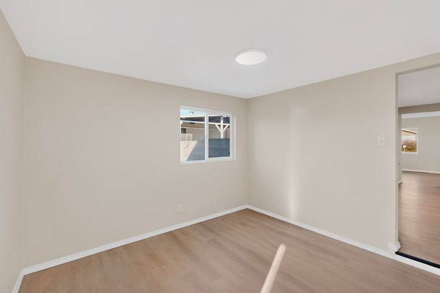 459 60th Street NW, Albuquerque, NM 87105