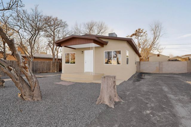 459 60th Street NW, Albuquerque, NM 87105