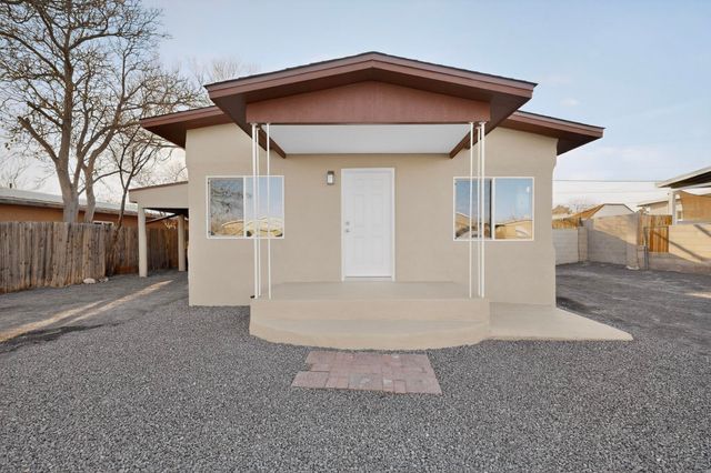 459 60th Street NW, Albuquerque, NM 87105