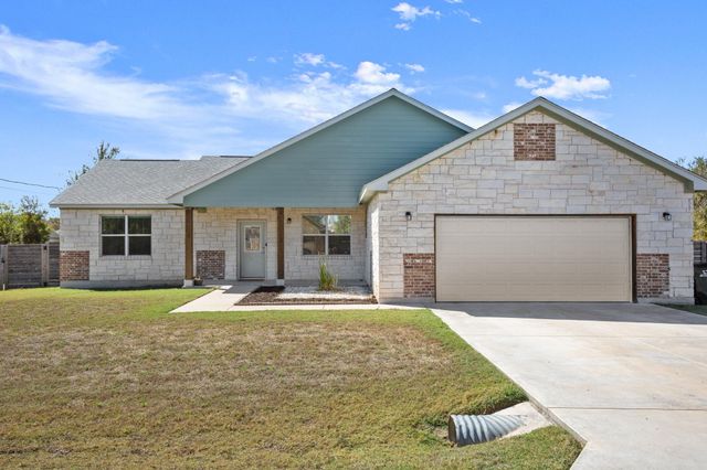 125 Naalehu CT, Bastrop, TX 78602