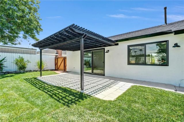 14492 Spa Drive, Huntington Beach, CA 92647