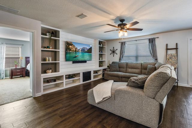 4641 Plover Drive, Crestview, FL 32539