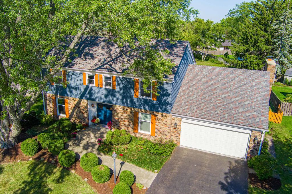 2315 Wyckwood Drive, Aurora, IL 60506