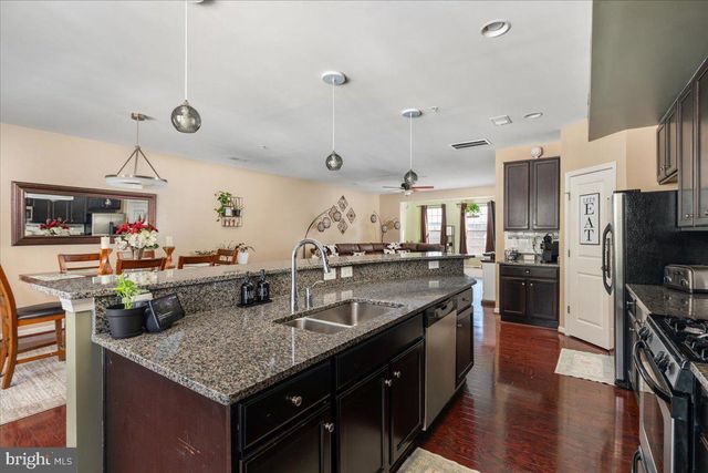 7828 CEDAR BRANCH DR, Gainesville, VA 20155