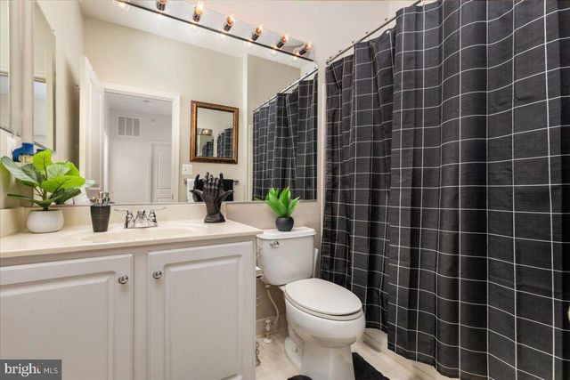 7828 CEDAR BRANCH DR, Gainesville, VA 20155