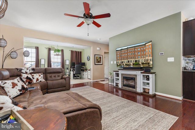 7828 CEDAR BRANCH DR, Gainesville, VA 20155