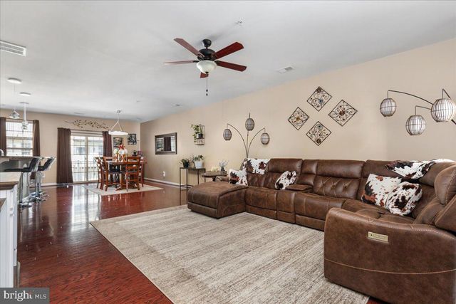 7828 CEDAR BRANCH DR, Gainesville, VA 20155