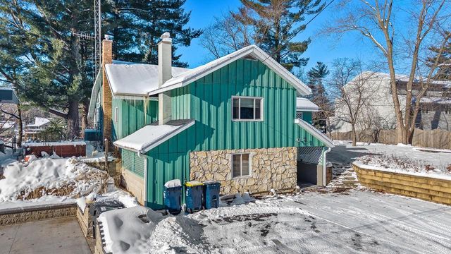 215 Canyon Road, Wisconsin Dells, WI 53965