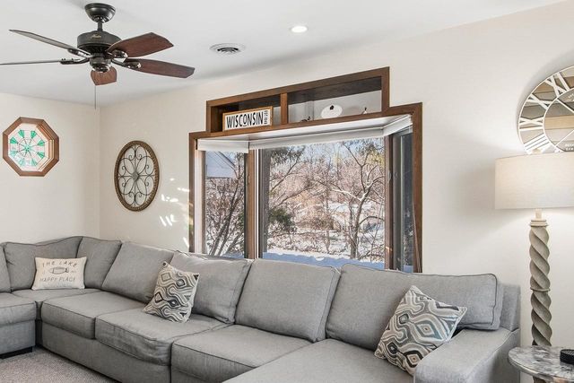 215 Canyon Road, Wisconsin Dells, WI 53965