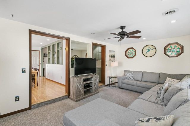 215 Canyon Road, Wisconsin Dells, WI 53965