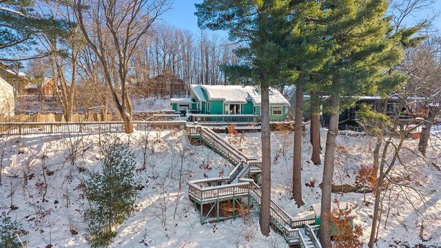 215 Canyon Road, Wisconsin Dells, WI 53965