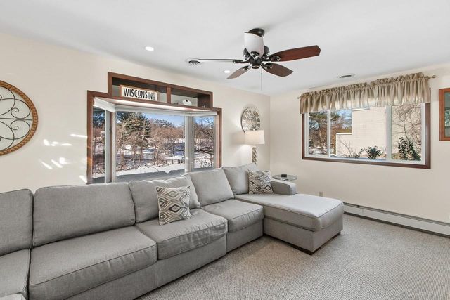 215 Canyon Road, Wisconsin Dells, WI 53965