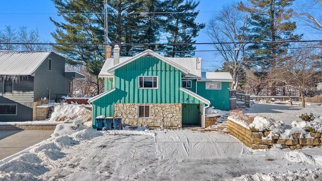 215 Canyon Road, Wisconsin Dells, WI 53965