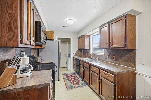 13523 E 31st Place, Tulsa, OK 74134