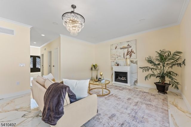 1690 Hamburg Tpke, Wayne Twp., NJ 07470