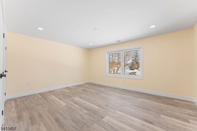 1690 Hamburg Tpke, Wayne Twp., NJ 07470