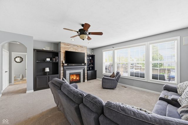2797 Knockawuddy Drive, Brownsburg, IN 46112