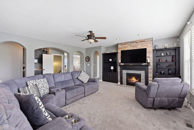 2797 Knockawuddy Drive, Brownsburg, IN 46112