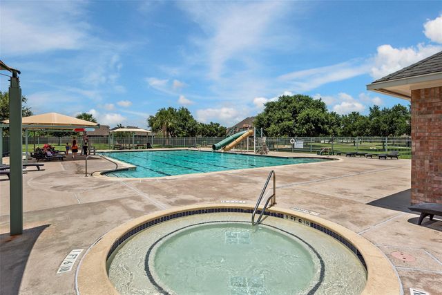 871 Falling Springs Lane, League City, TX 77573