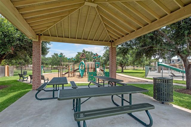 871 Falling Springs Lane, League City, TX 77573