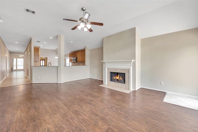 871 Falling Springs Lane, League City, TX 77573