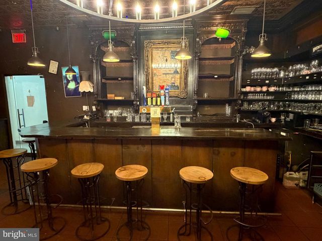 1305 LOCUST ST, Philadelphia, PA 19107