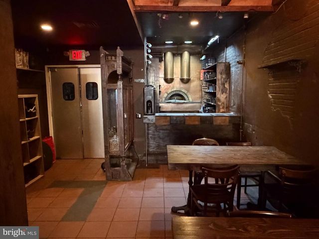 1305 LOCUST ST, Philadelphia, PA 19107