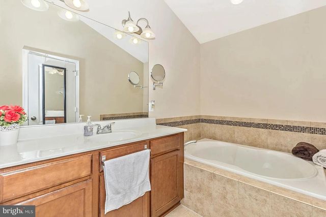 11882 COUNTRY SQUIRE WAY, Clarksburg, MD 20871