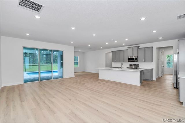 6334 W Settler Drive, Beverly Hills, FL 34465