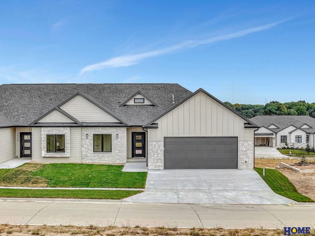 7922 S 42nd Street, Lincoln, NE 68516