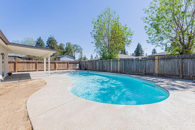 300 Walnut Street, Madera, CA 93637