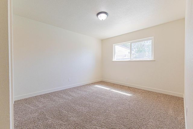 300 Walnut Street, Madera, CA 93637