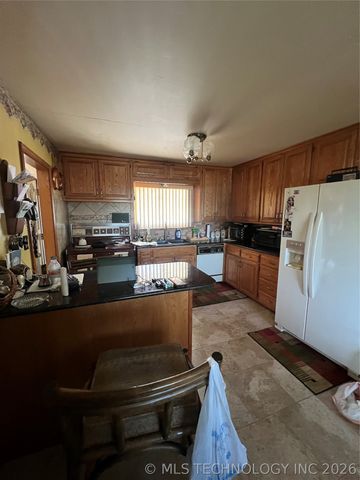 2219 N Main Street, Tulsa, OK 74106