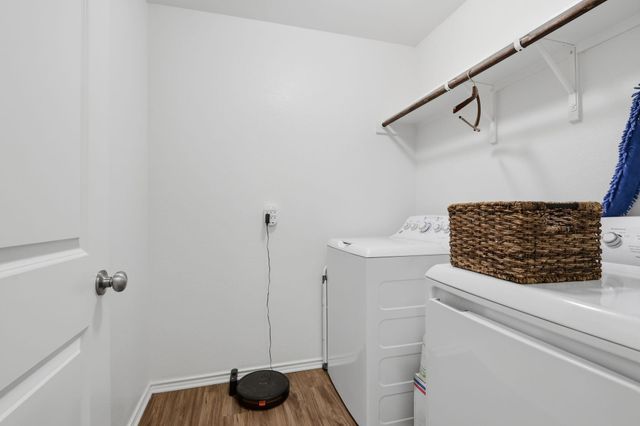 129 Esparza DR, Bastrop, TX 78602