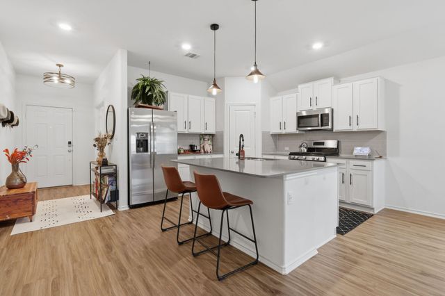 129 Esparza DR, Bastrop, TX 78602