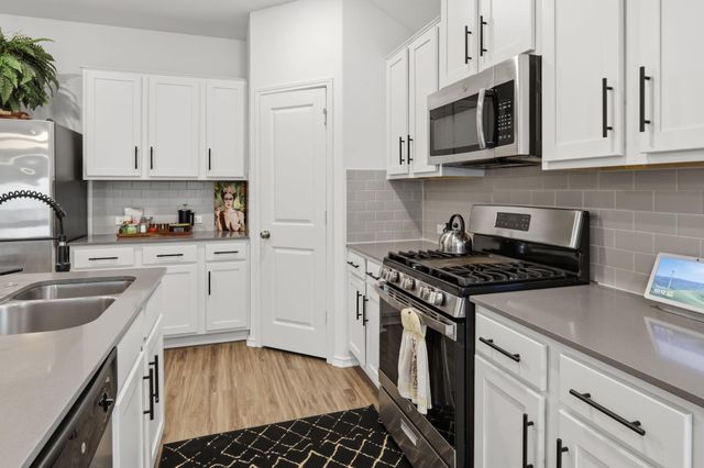 129 Esparza DR, Bastrop, TX 78602