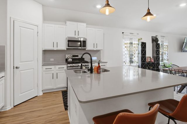 129 Esparza DR, Bastrop, TX 78602