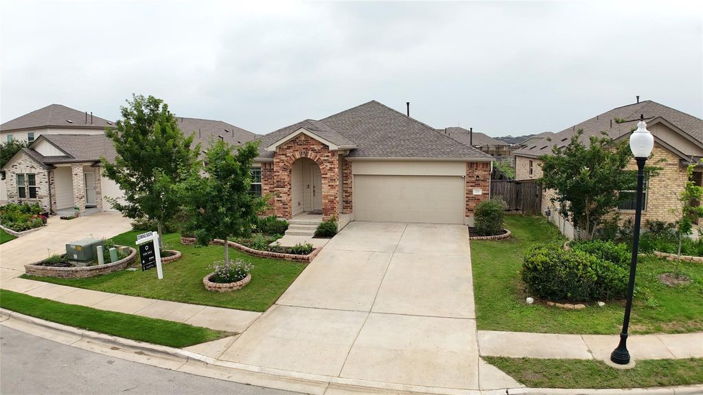 129 Esparza DR, Bastrop, TX 78602