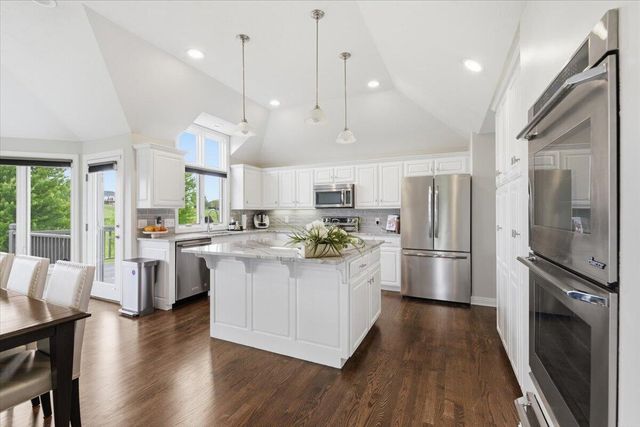 17660 NEWBERRY Circle, Council Bluffs, IA 51503