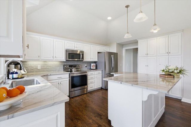 17660 NEWBERRY Circle, Council Bluffs, IA 51503