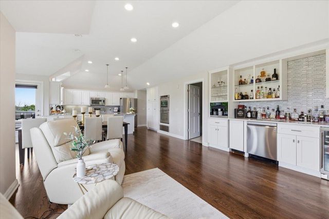 17660 NEWBERRY Circle, Council Bluffs, IA 51503