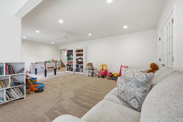 17660 NEWBERRY Circle, Council Bluffs, IA 51503