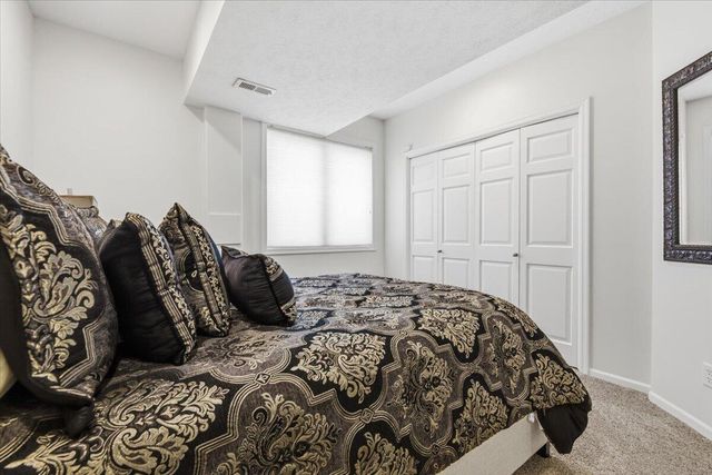 17660 NEWBERRY Circle, Council Bluffs, IA 51503