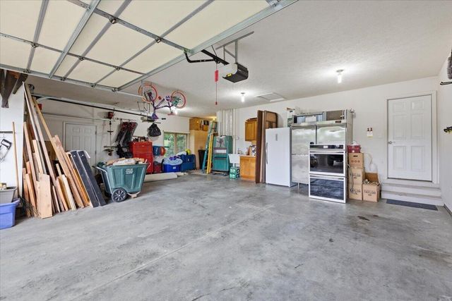 17660 NEWBERRY Circle, Council Bluffs, IA 51503