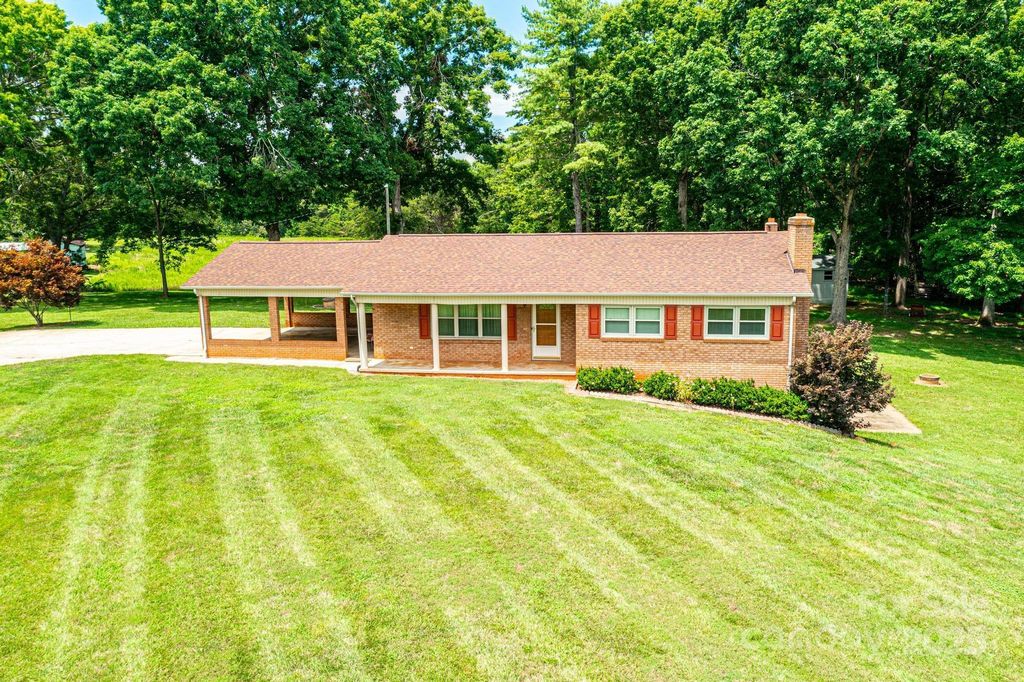 7741 Decker Road, Connelly Springs, NC 28612