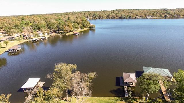 420 Island Drive, Murchison, TX 75778