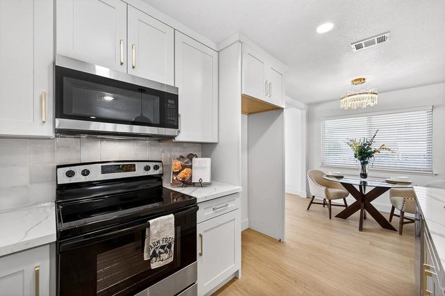 6211 Longmont Way, Carmichael, CA 95608