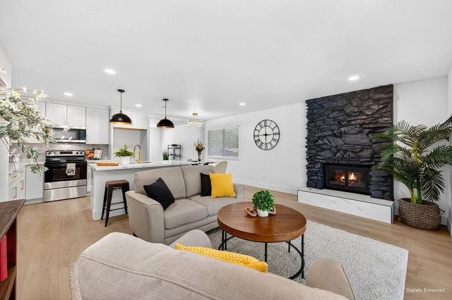 6211 Longmont Way, Carmichael, CA 95608