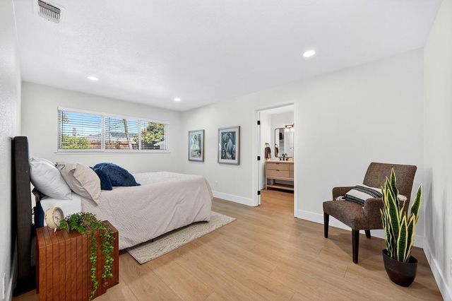 6211 Longmont Way, Carmichael, CA 95608